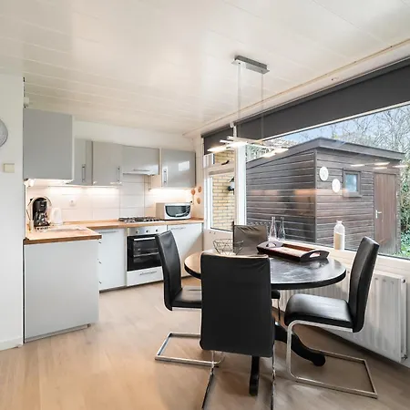 Mit Sonnenterrasse Und Grossem Suedgarten In Strandnaehe - Garnekuul 69